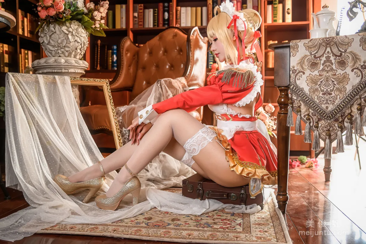 美女Coser羽生三未 《尼禄》 写真集24