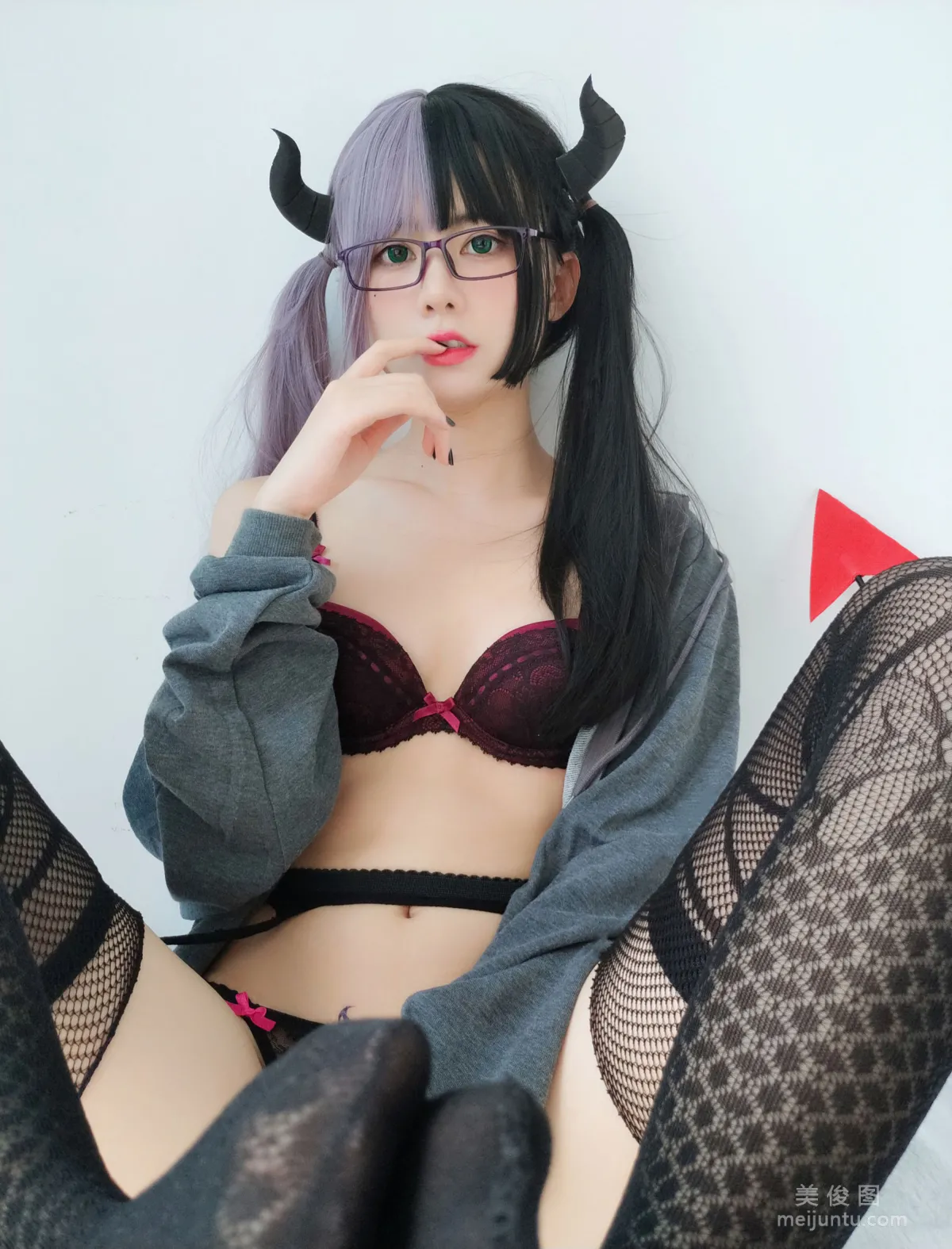 [Beauty Coser] Yanjiang Damo Wang w "Black Lingerie Fishnet Stockings" Photo Set photo 9