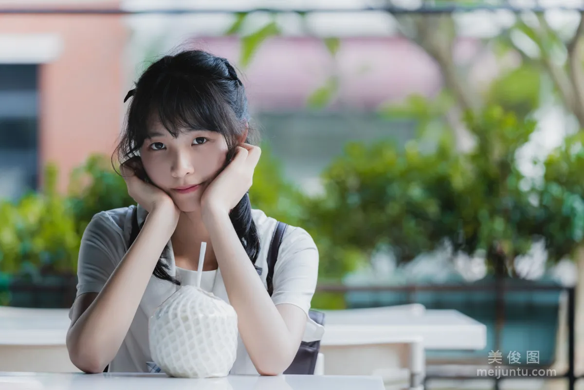 [网红Coser] 西瓜 《制服》 写真集1