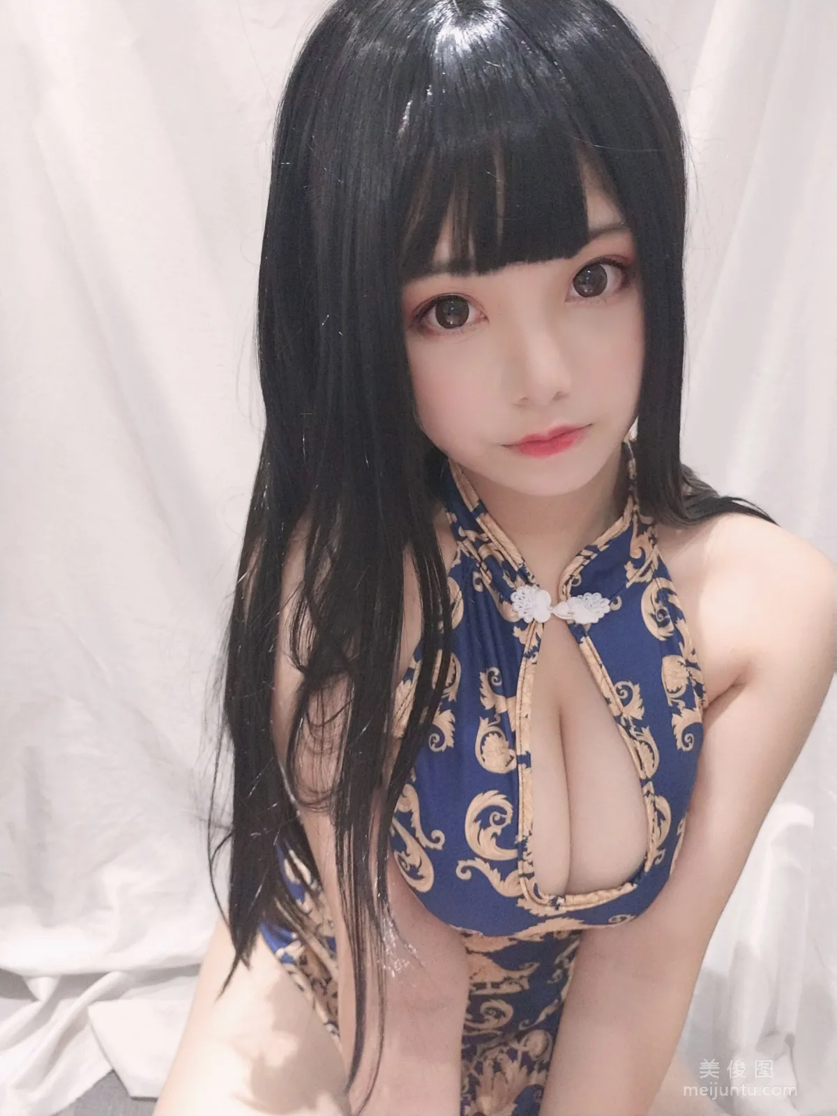 Mizhi Maoqiu "Qipao Sister" Photo Set photo 1