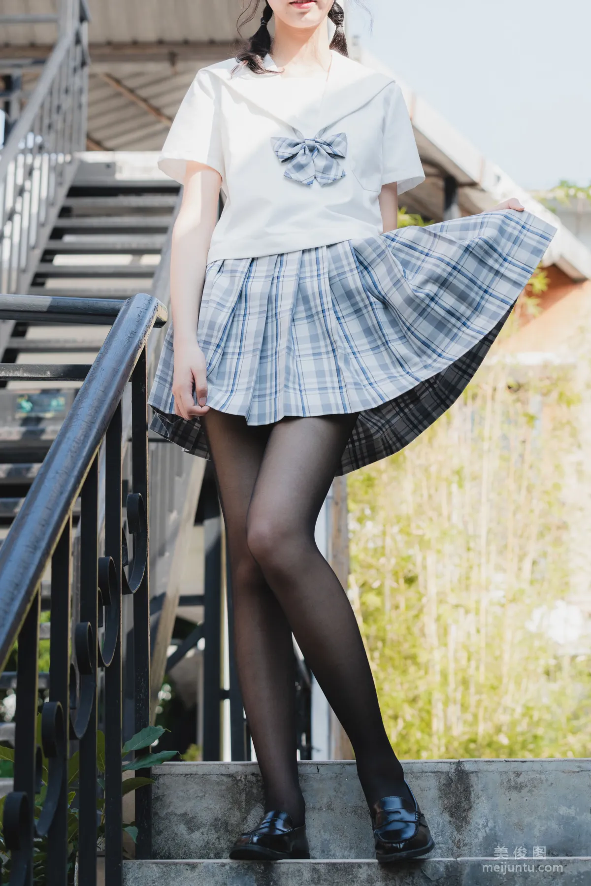 [网红Coser] 西瓜 《制服》 写真集10