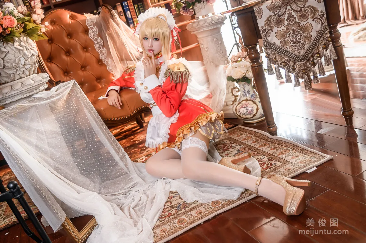 美女Coser羽生三未 《尼禄》 写真集11