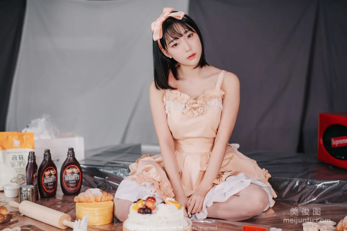 Jiang Renqing, Top-Notch Chef Lady + Catwoman Temptation [ARTGRAVIA] VOL.142 Photo Set photo 1