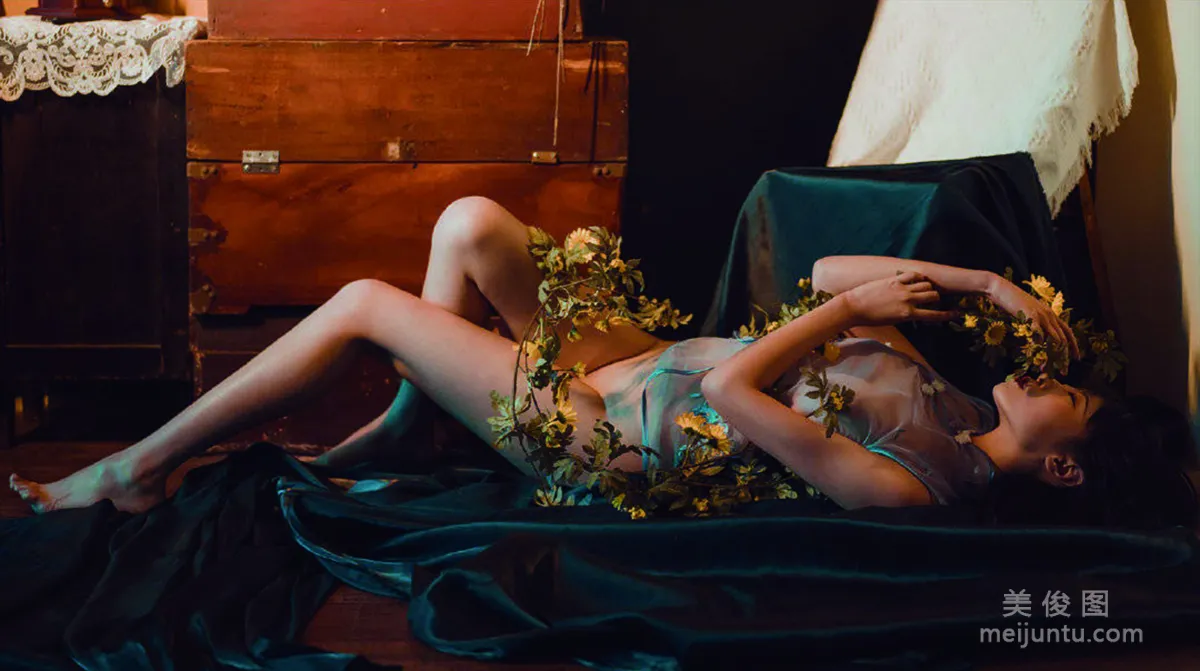[美女Coser] 奈汐酱nice 《小雏菊》 写真集3