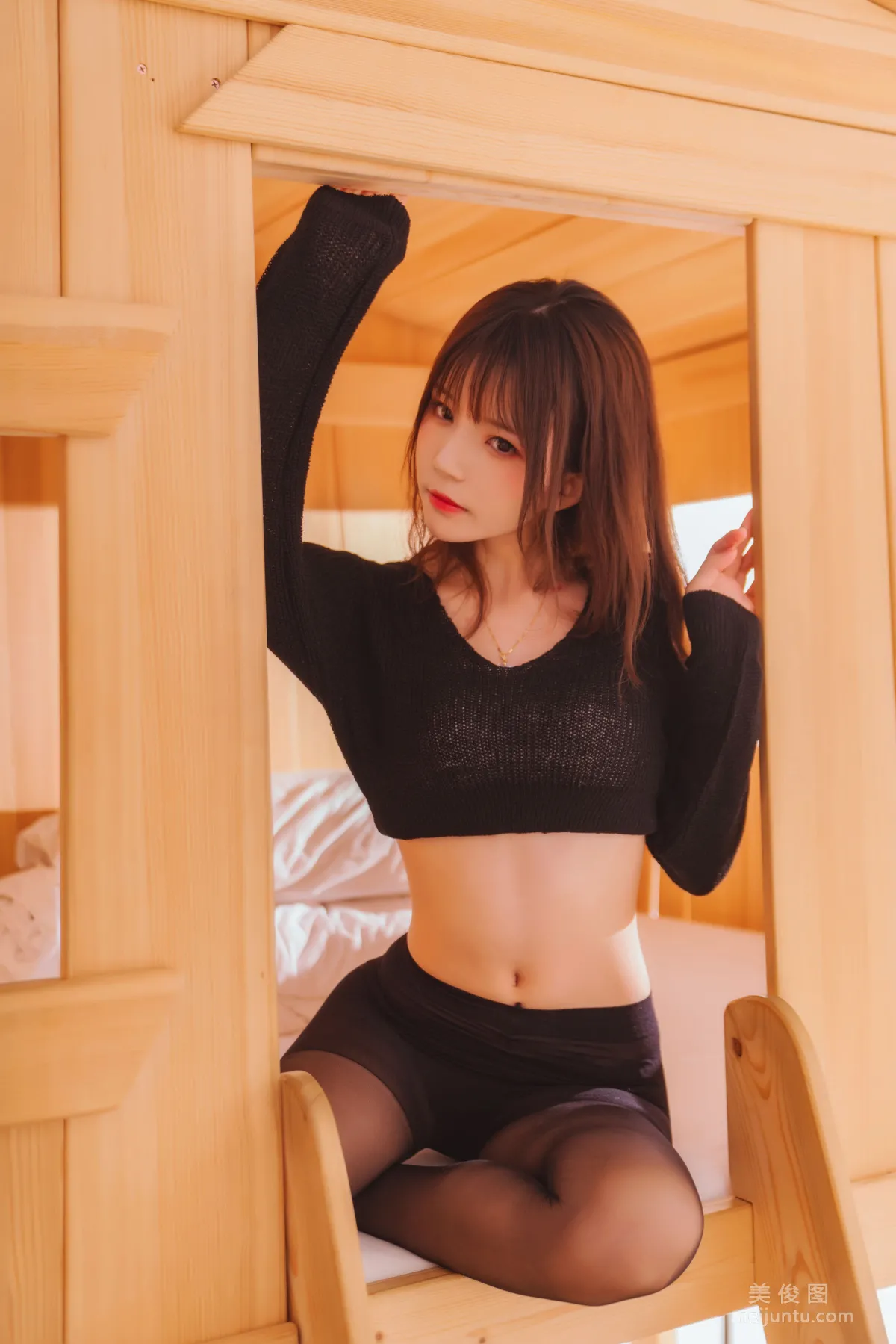 Ying Taomiao 'Black & White, Sexy Black' Photo Set photo 6