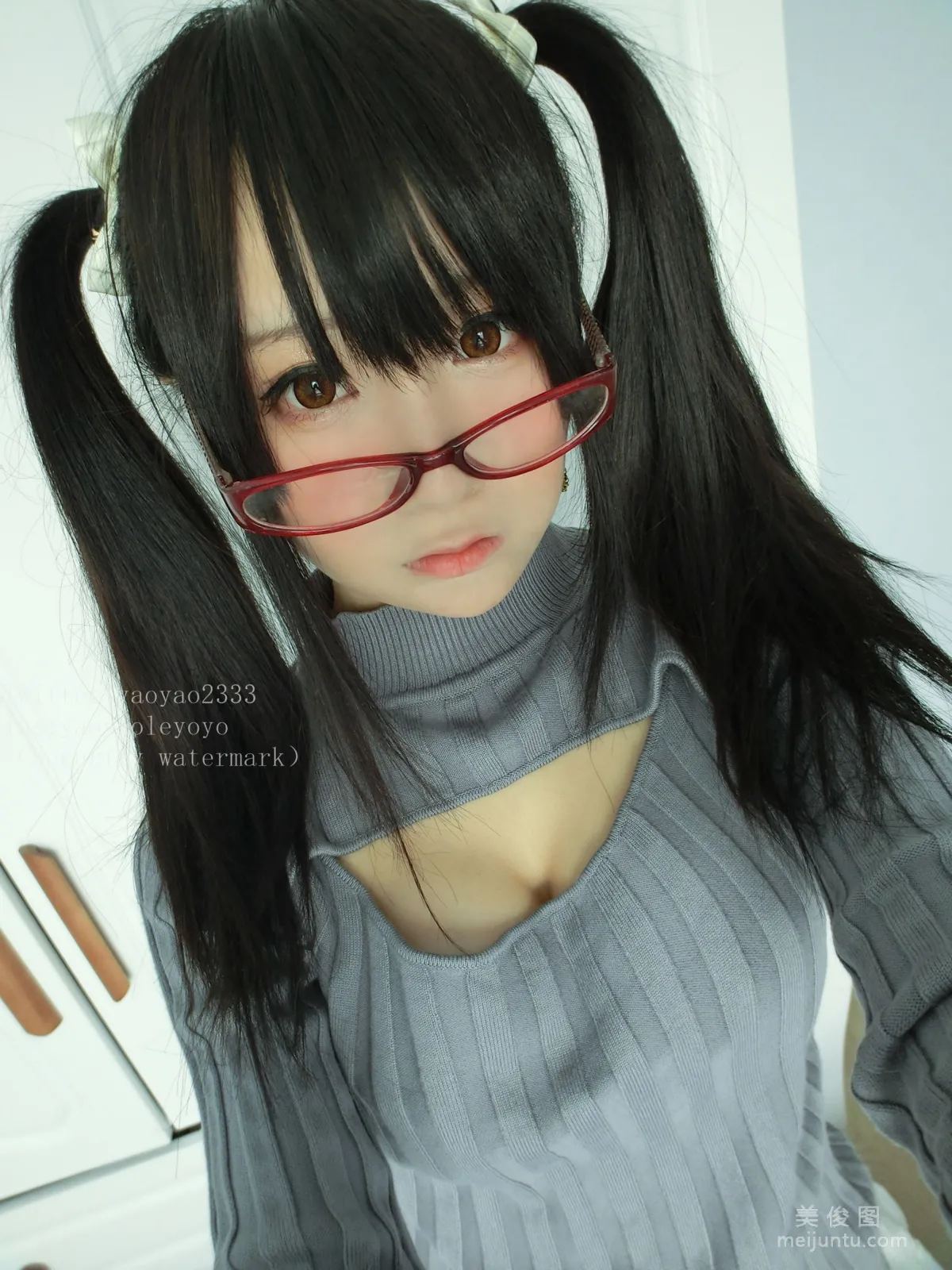 Coser摇摇乐yoyo 《黑丝美少女》 写真集2