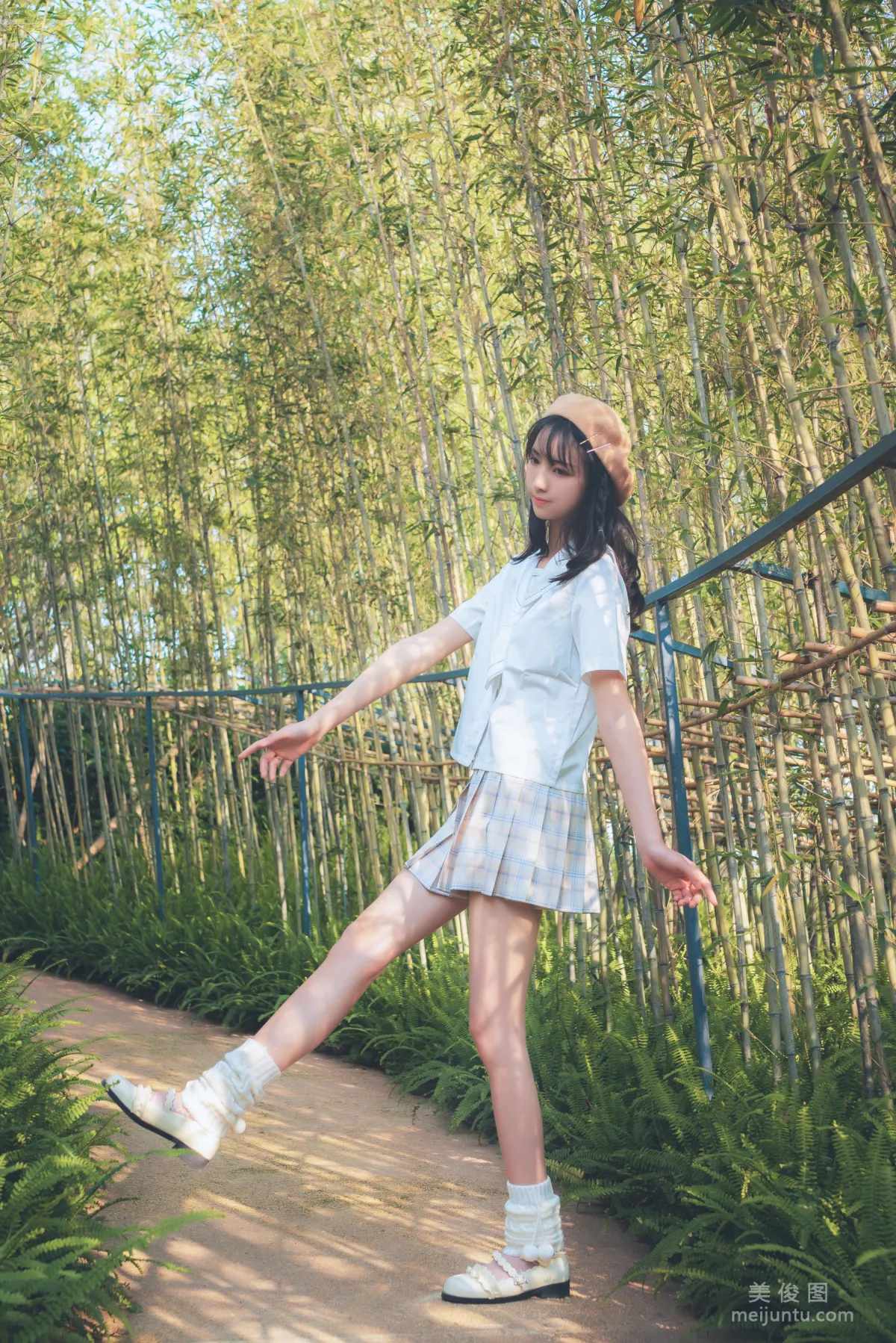 [Web Idols] Xigua, White Cloud Forest, Photo Set photo 6