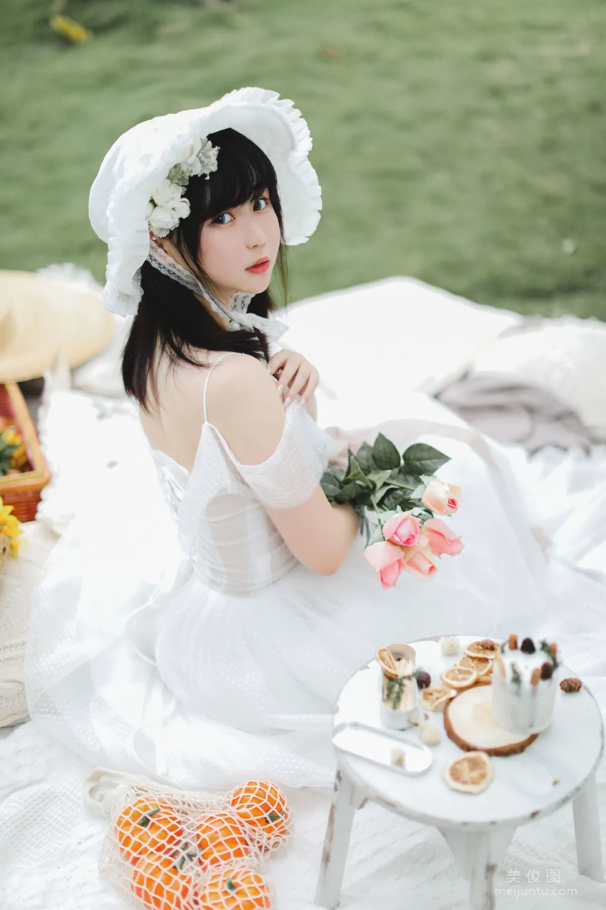[美女Coser] 是依酱呀 《欧风》 写真集23