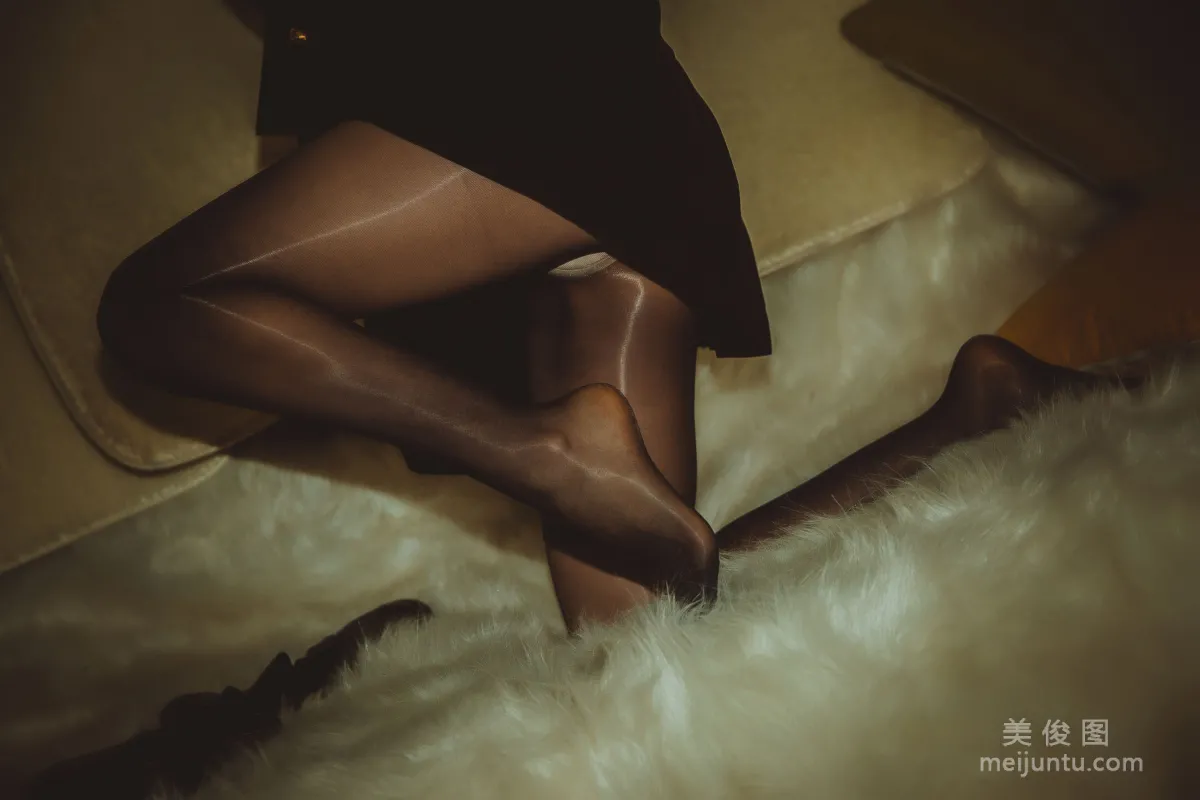 [Web Idols] Qisikuai wii 'Black Stockings Feet 2' Photo Set photo 71