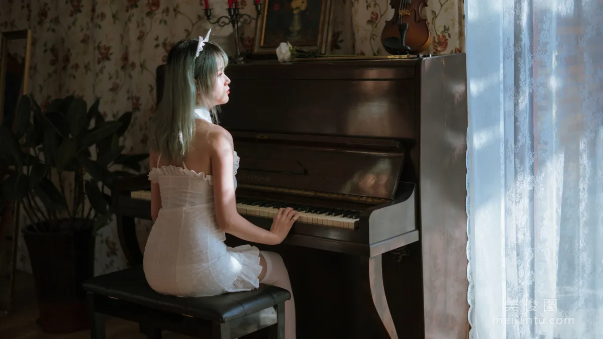 Qiu Chuchu: Web Idols photo 6