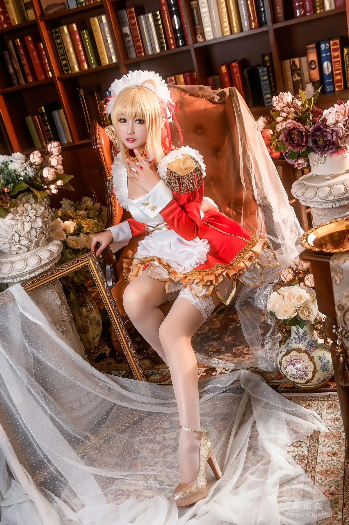 美女Coser羽生三未 《尼禄》 写真集1