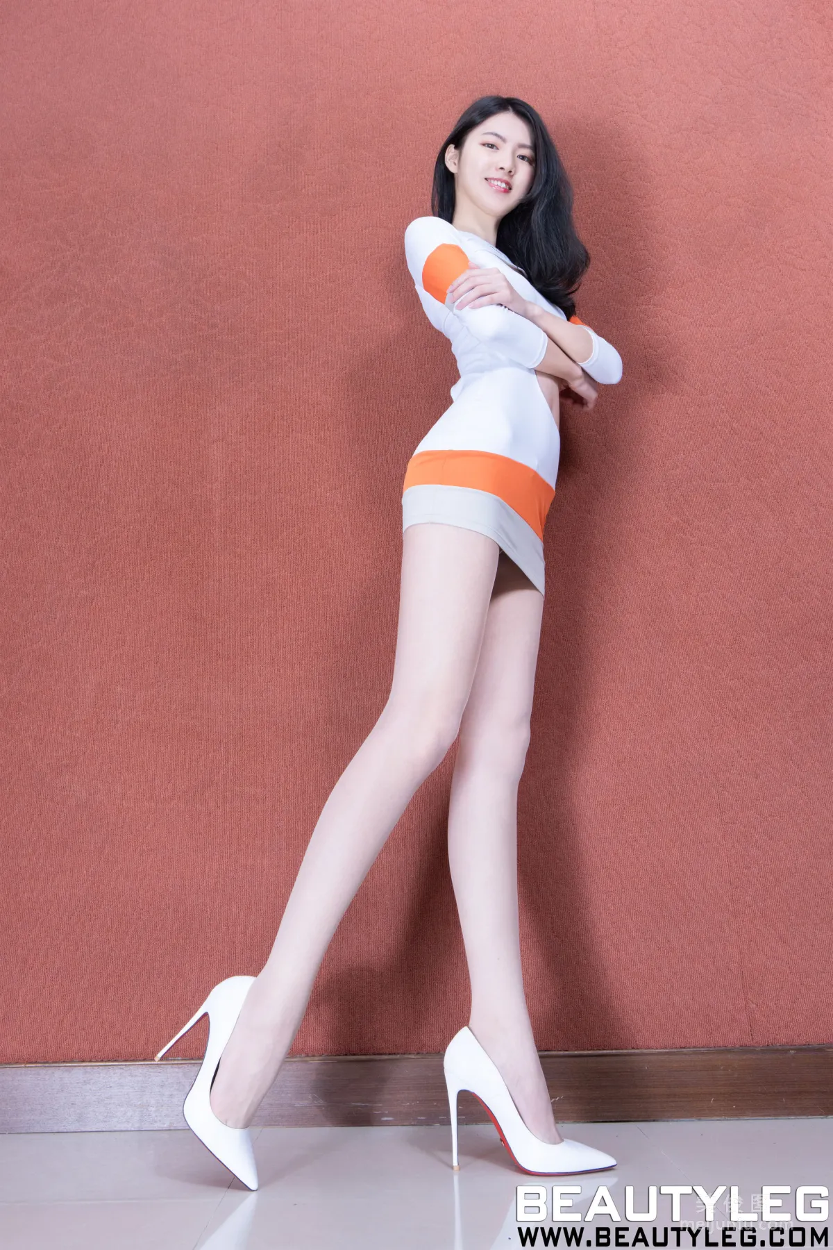 [Beautyleg] No.1932 腿模Yvonne《4組短裙絲襪美腿》 寫真集 41