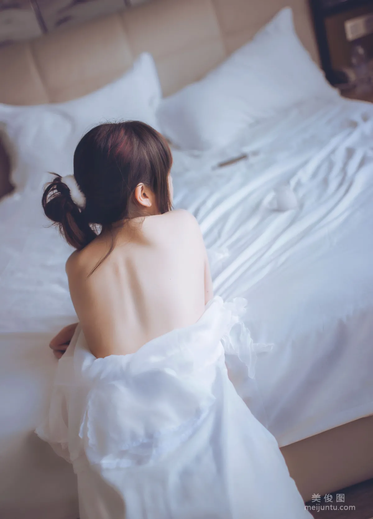 [美女Coser] 疯猫ss 《白色睡衣》 写真集14