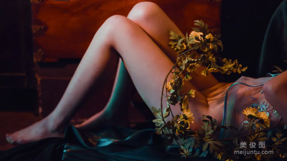 [美女Coser] 奈汐酱nice 《小雏菊》 写真集9