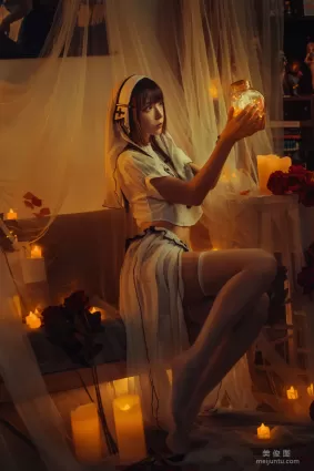 [網紅Coser] 瘋貓ss 《黃昏修女》 寫真集
