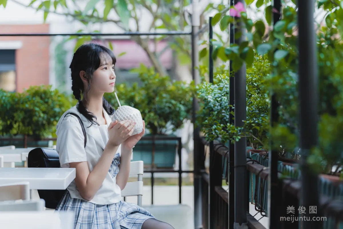 [网红Coser] 西瓜 《制服》 写真集4