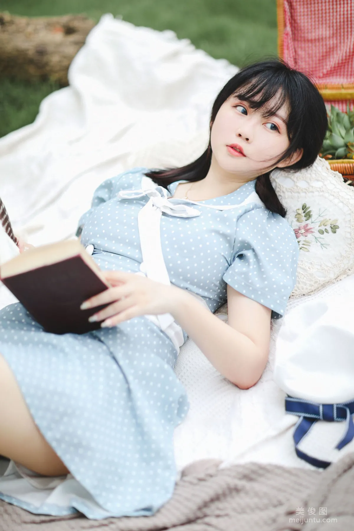 [美女Coser] 是依酱呀 《欧风》 写真集4
