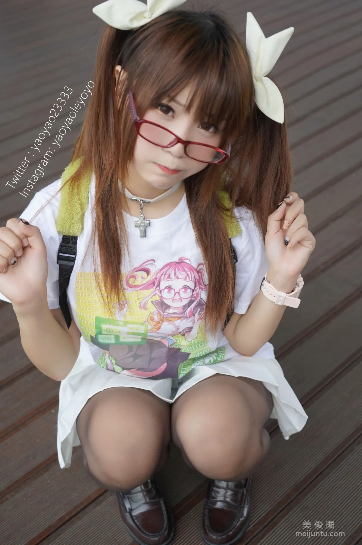 [美女Coser] 摇摇乐yoyo 《裸足》 写真集43
