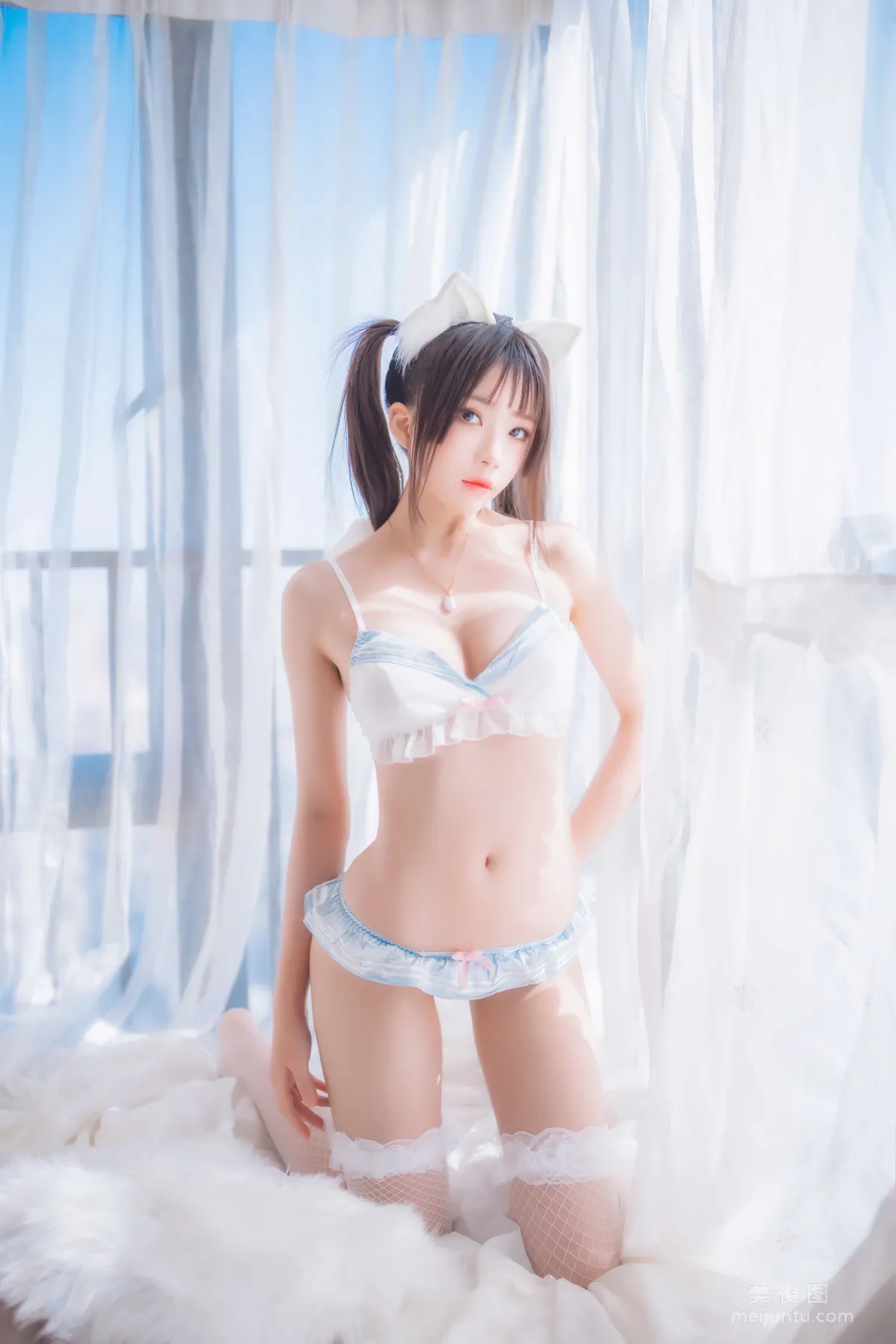 [美女Coser] 桜桃喵 《一只爱恋》 写真集3