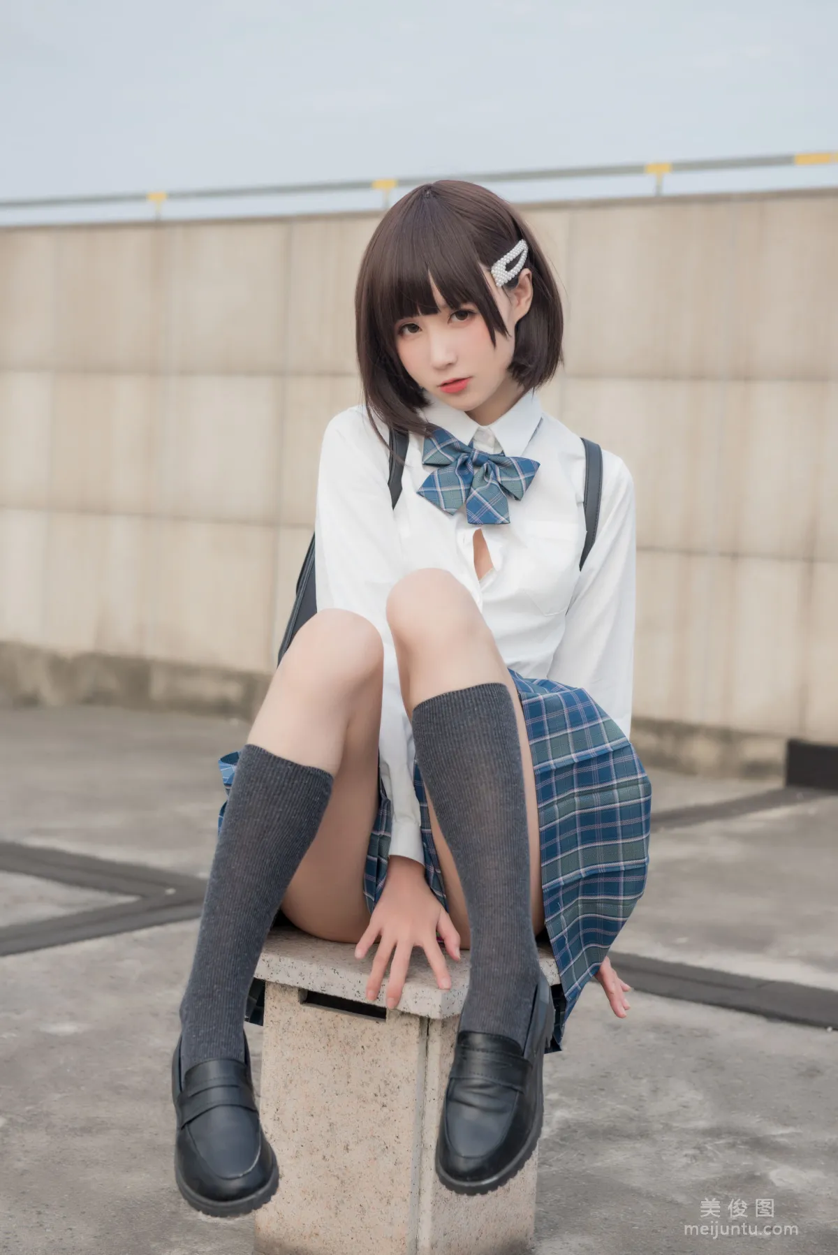 Coser南鴿 《少女裙底》 寫真集 2