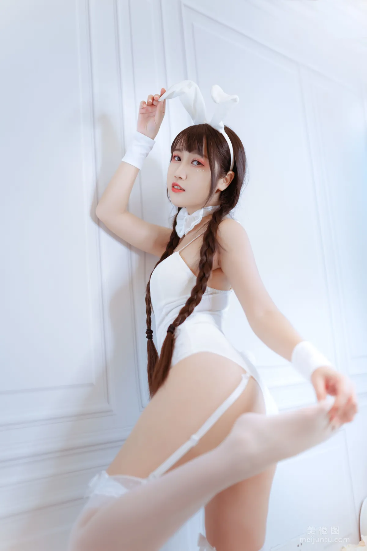 美女Coser不呆猫 《白色兔女郎》 写真集5