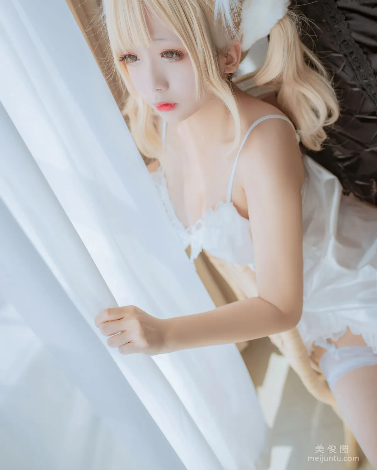 Ri Naijiao "Private Shoot Two-Person Cat Ears" Photo Set photo 19
