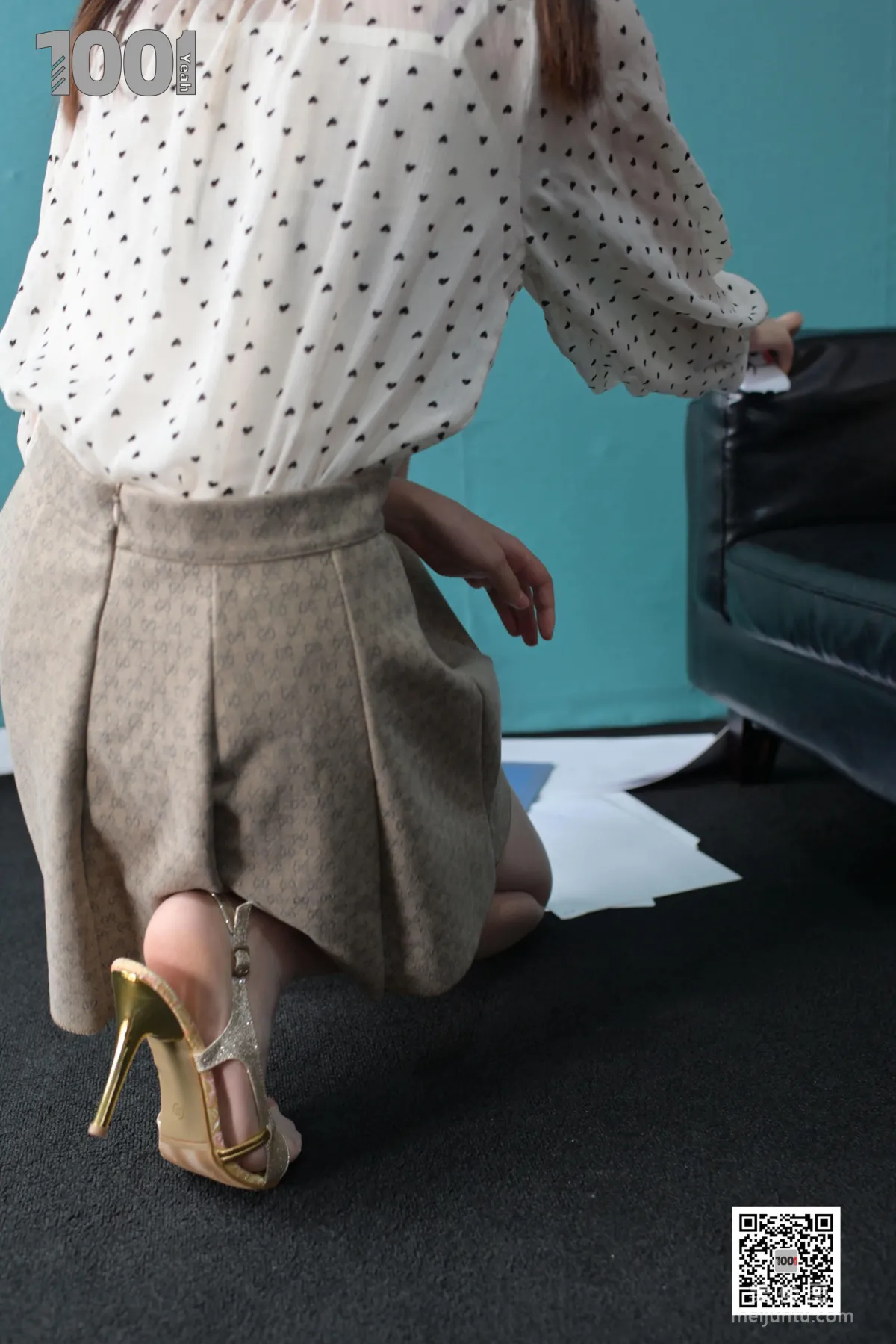 [IESS One Thousand and One Nights] Model: Xi Gua Workplace Rookie Interview 2 Sheer Stockings Beautiful Legs Photo Set photo 36