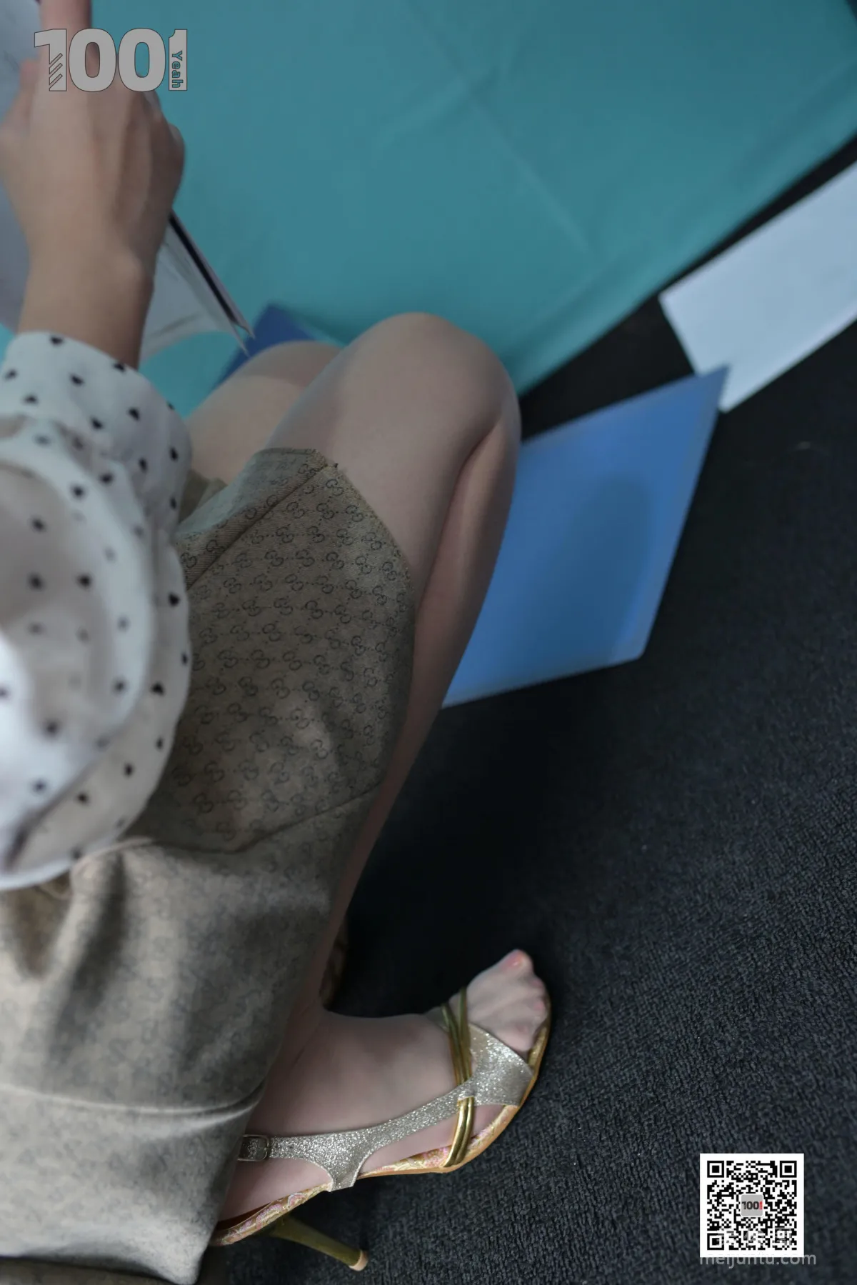 [IESS One Thousand and One Nights] Model: Xi Gua Workplace Rookie Interview 2 Sheer Stockings Beautiful Legs Photo Set photo 49