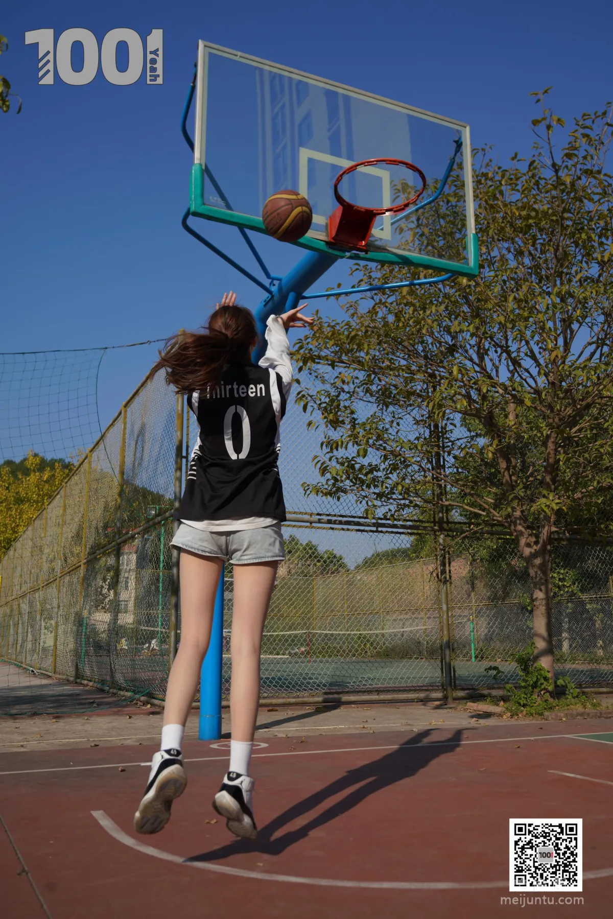[IESS One Thousand and One Nights] Model: Cao Mei 'Playing Basketball with Girlfriend 3' Stockings and Beautiful Feet Photo Set photo 79