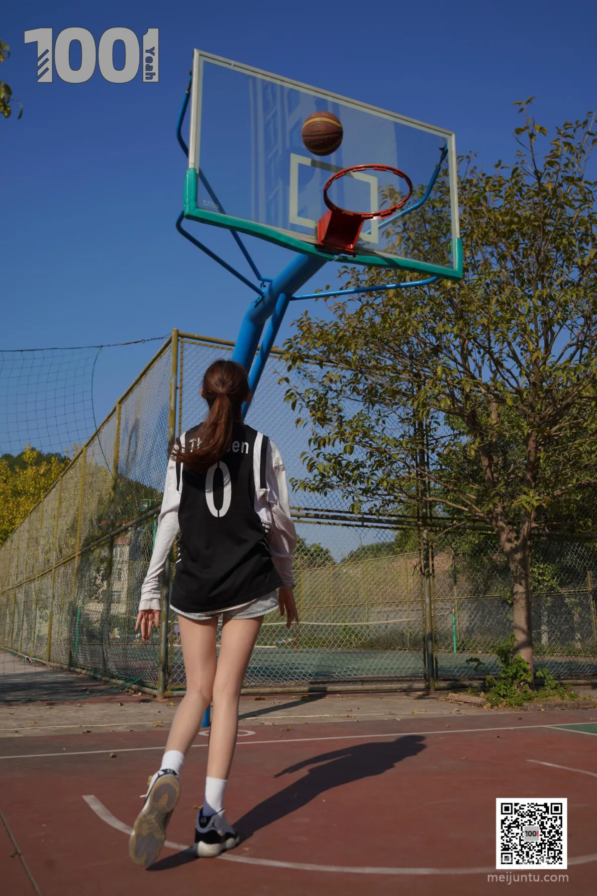 [IESS One Thousand and One Nights] Model: Cao Mei 'Playing Basketball with Girlfriend 3' Stockings and Beautiful Feet Photo Set photo 82