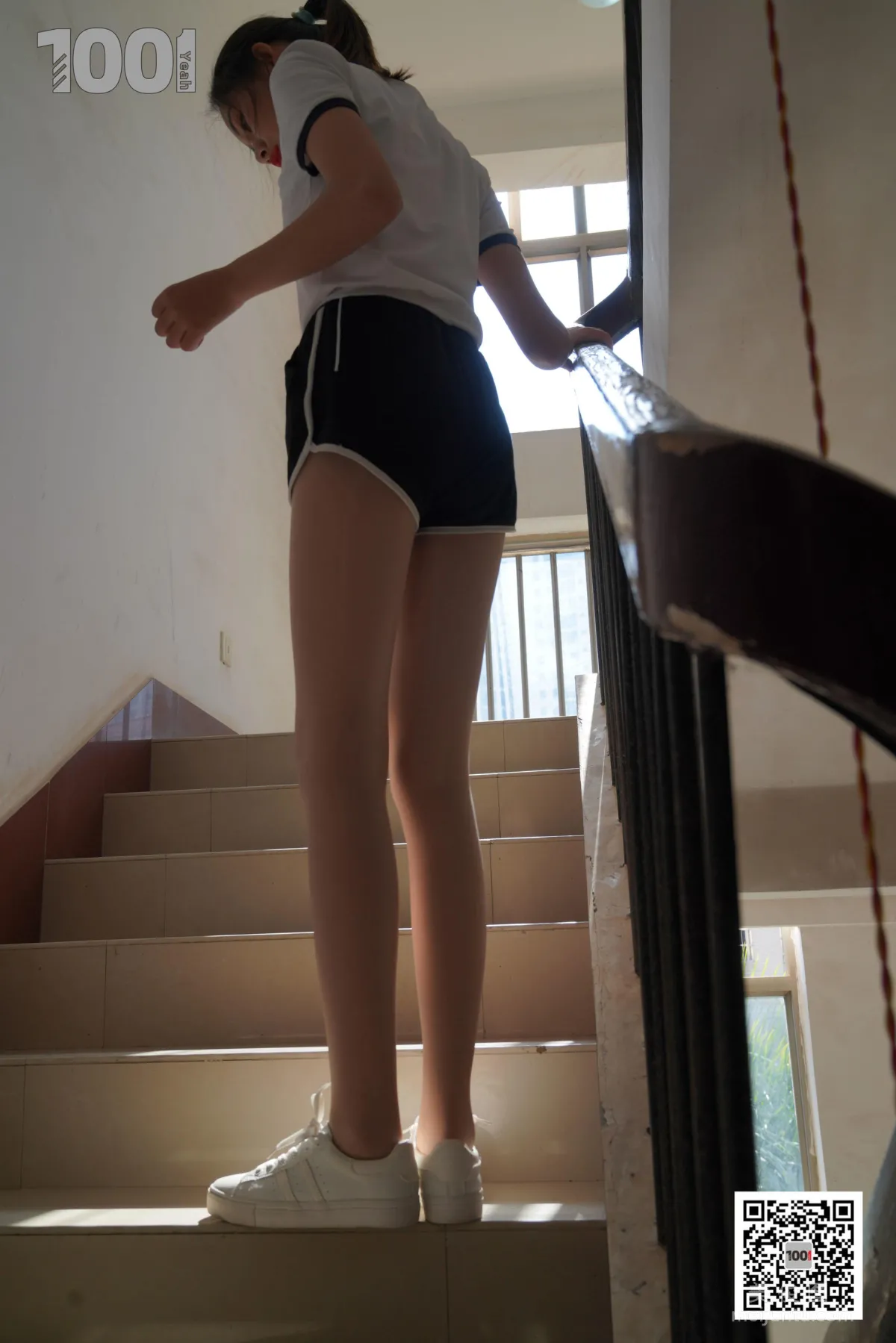 [One Thousand and One Nights] Model: Xi Gua, Embracing the Sunlight 1, Flesh-Colored Stockings and Beautiful Legs Photo Set photo 21
