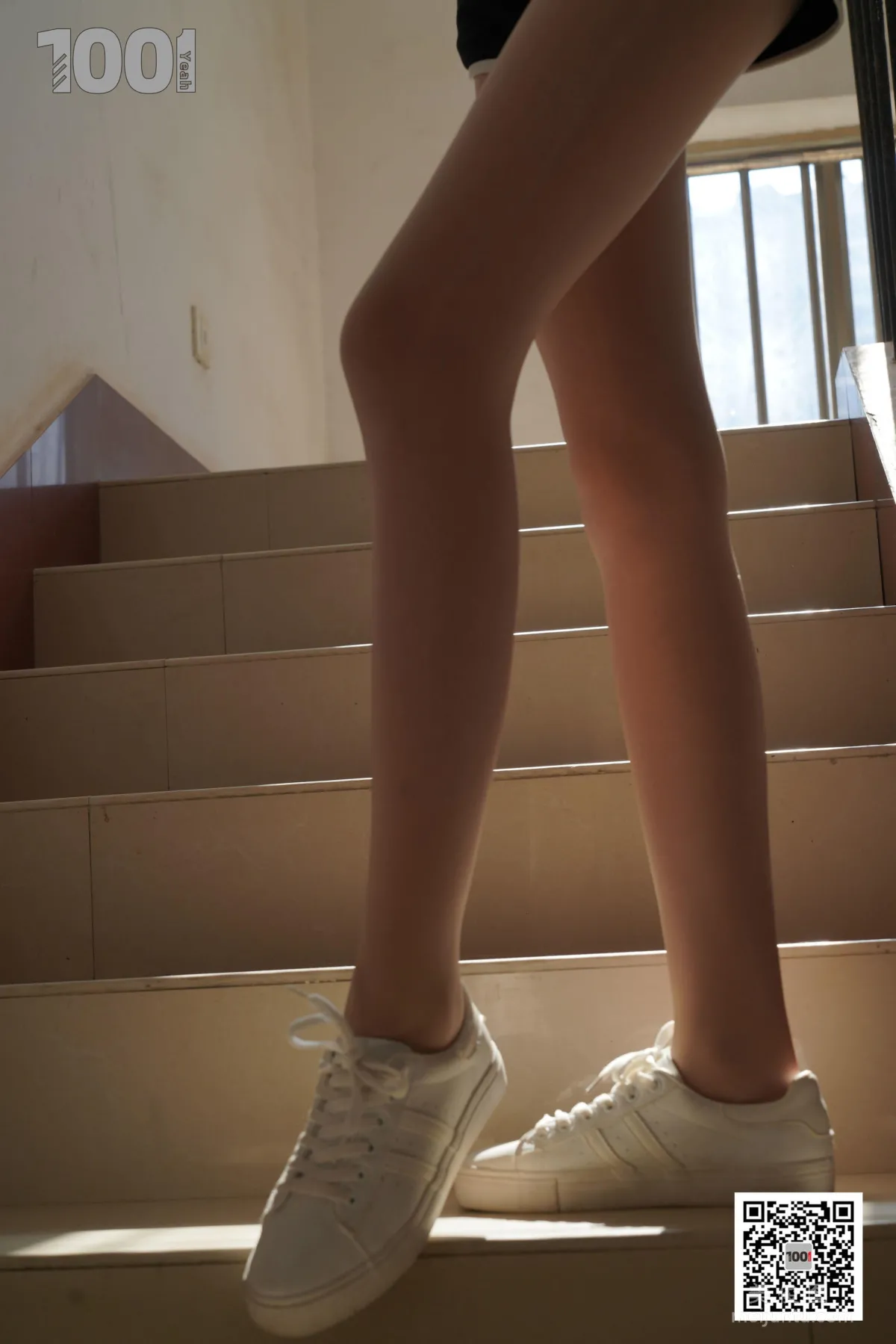 [One Thousand and One Nights] Model: Xi Gua, Embracing the Sunlight 1, Flesh-Colored Stockings and Beautiful Legs Photo Set photo 27