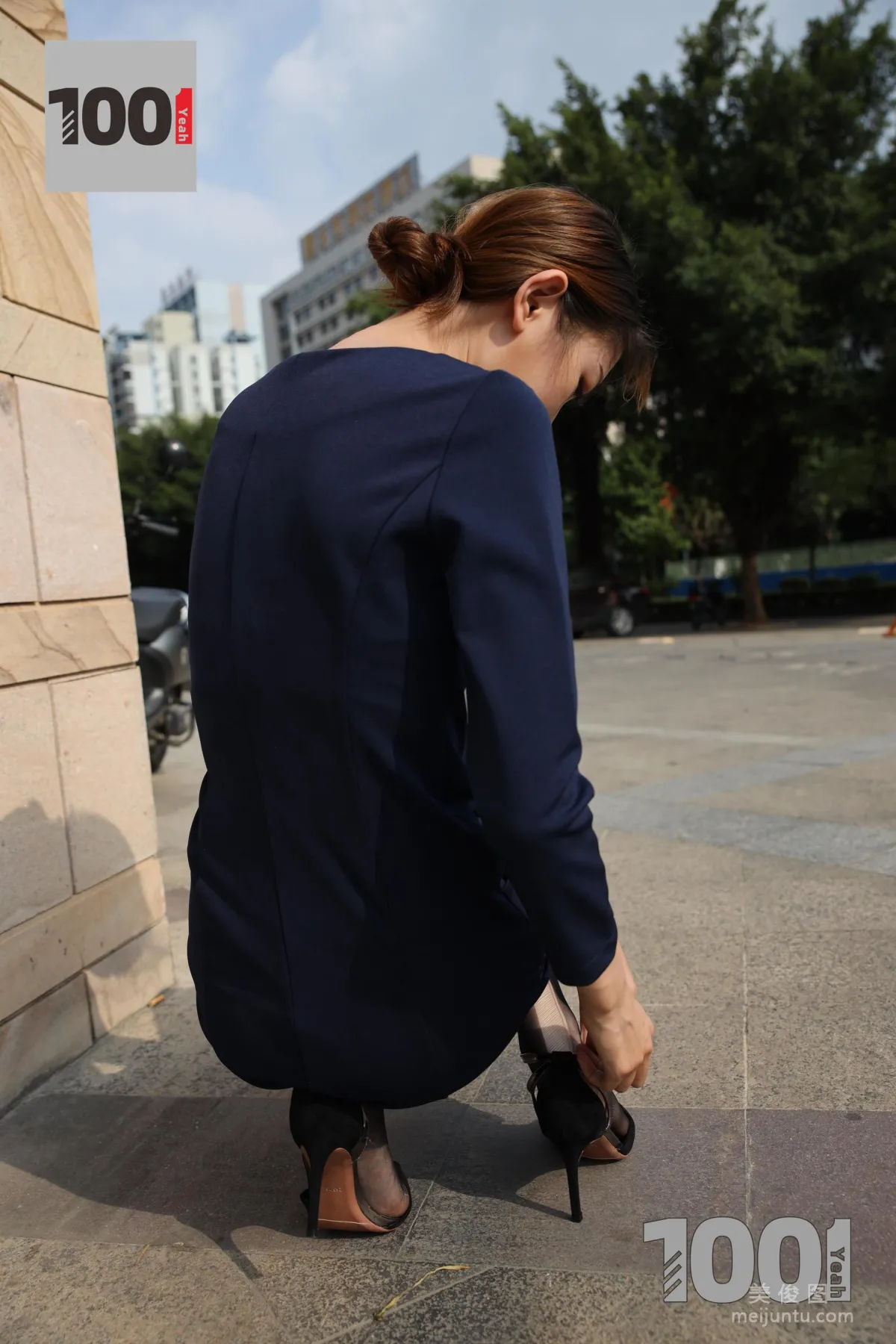 [One Thousand and One Nights] Model: Cao Mei Salesperson's Lunch Break 1 Street Snap Black Stockings Photo Set photo 17