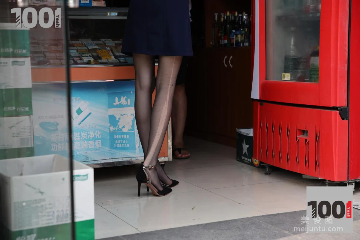 [One Thousand and One Nights] Cao Mei Salesperson's Lunch Break 3 Black Stockings and Beautiful Feet Photo Set photo 91