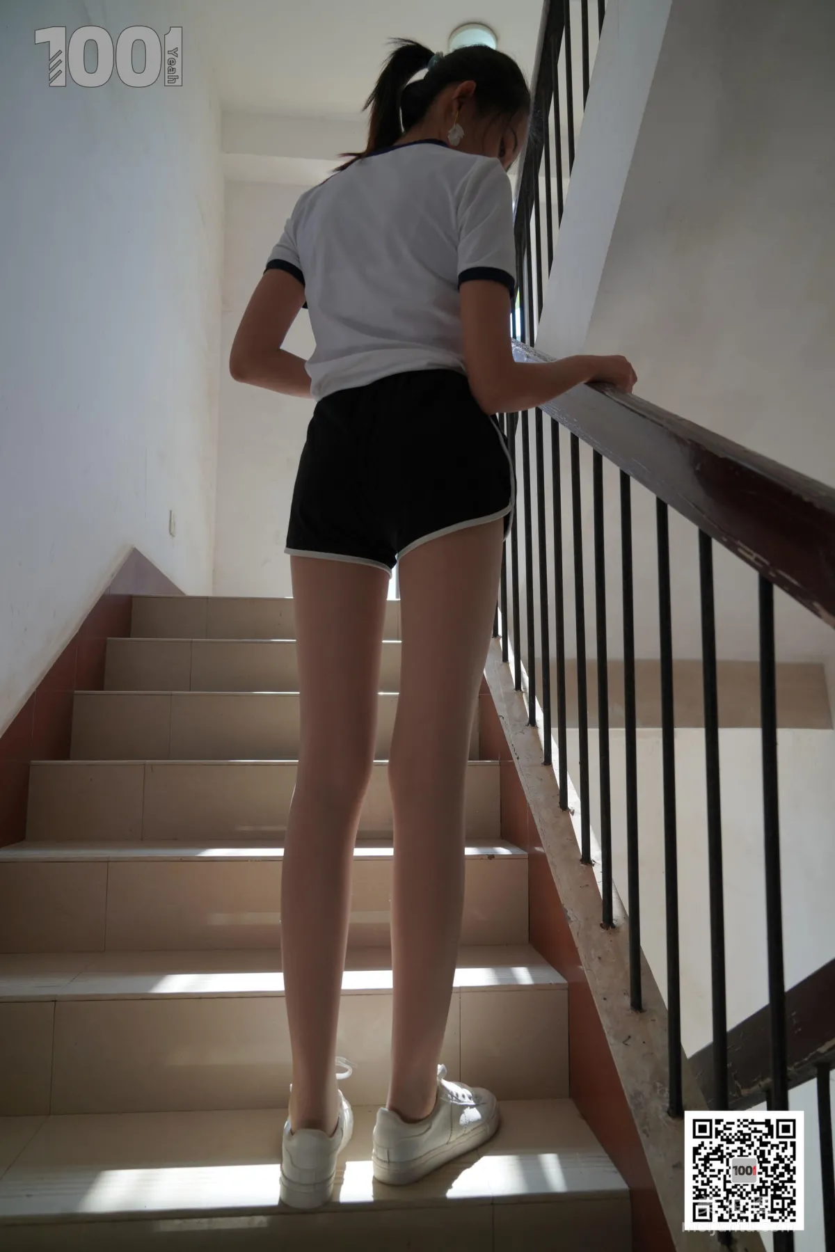 [One Thousand and One Nights] Model: Xi Gua, Embracing the Sunlight 1, Flesh-Colored Stockings and Beautiful Legs Photo Set photo 34