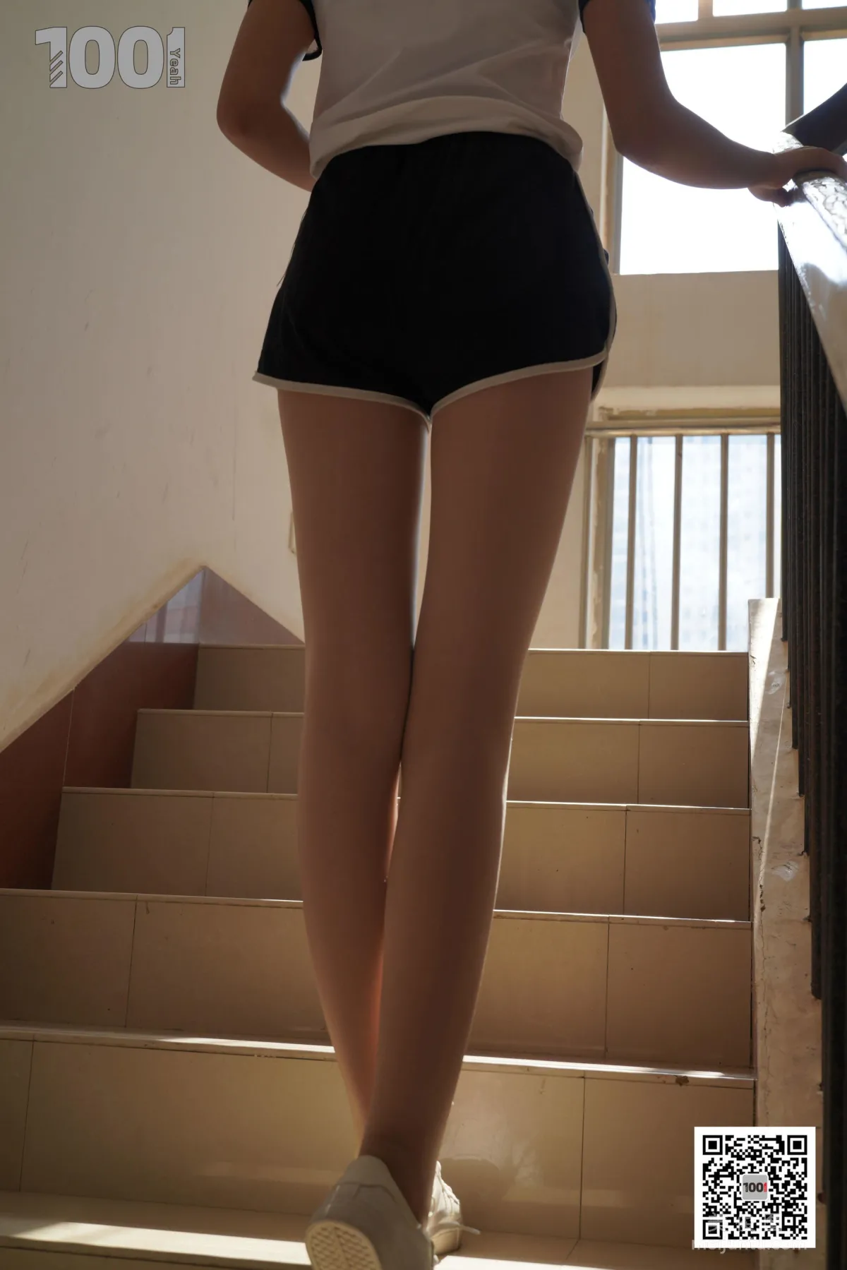 [One Thousand and One Nights] Model: Xi Gua, Embracing the Sunlight 1, Flesh-Colored Stockings and Beautiful Legs Photo Set photo 18