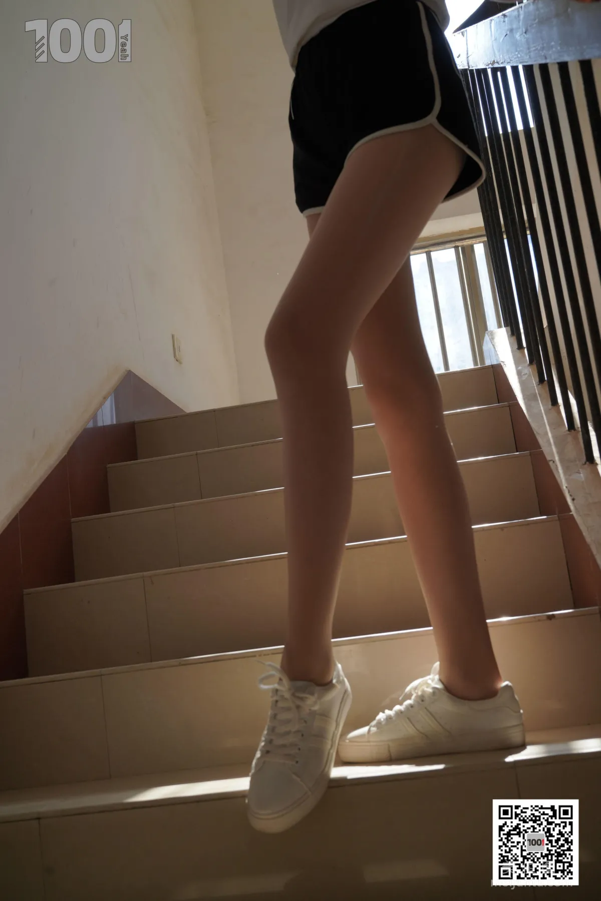 [One Thousand and One Nights] Model: Xi Gua, Embracing the Sunlight 1, Flesh-Colored Stockings and Beautiful Legs Photo Set photo 26