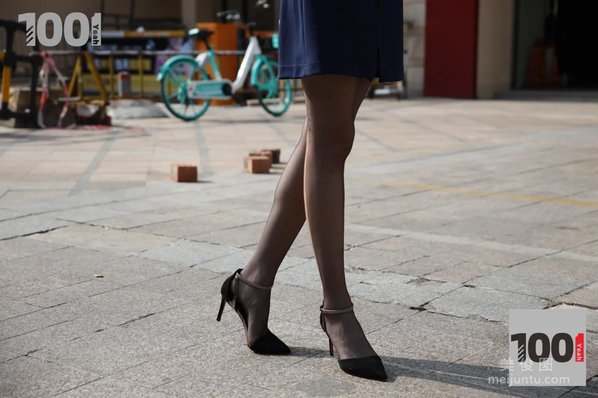 [One Thousand and One Nights] Model: Cao Mei Salesperson's Lunch Break 1 Street Snap Black Stockings Photo Set photo 30