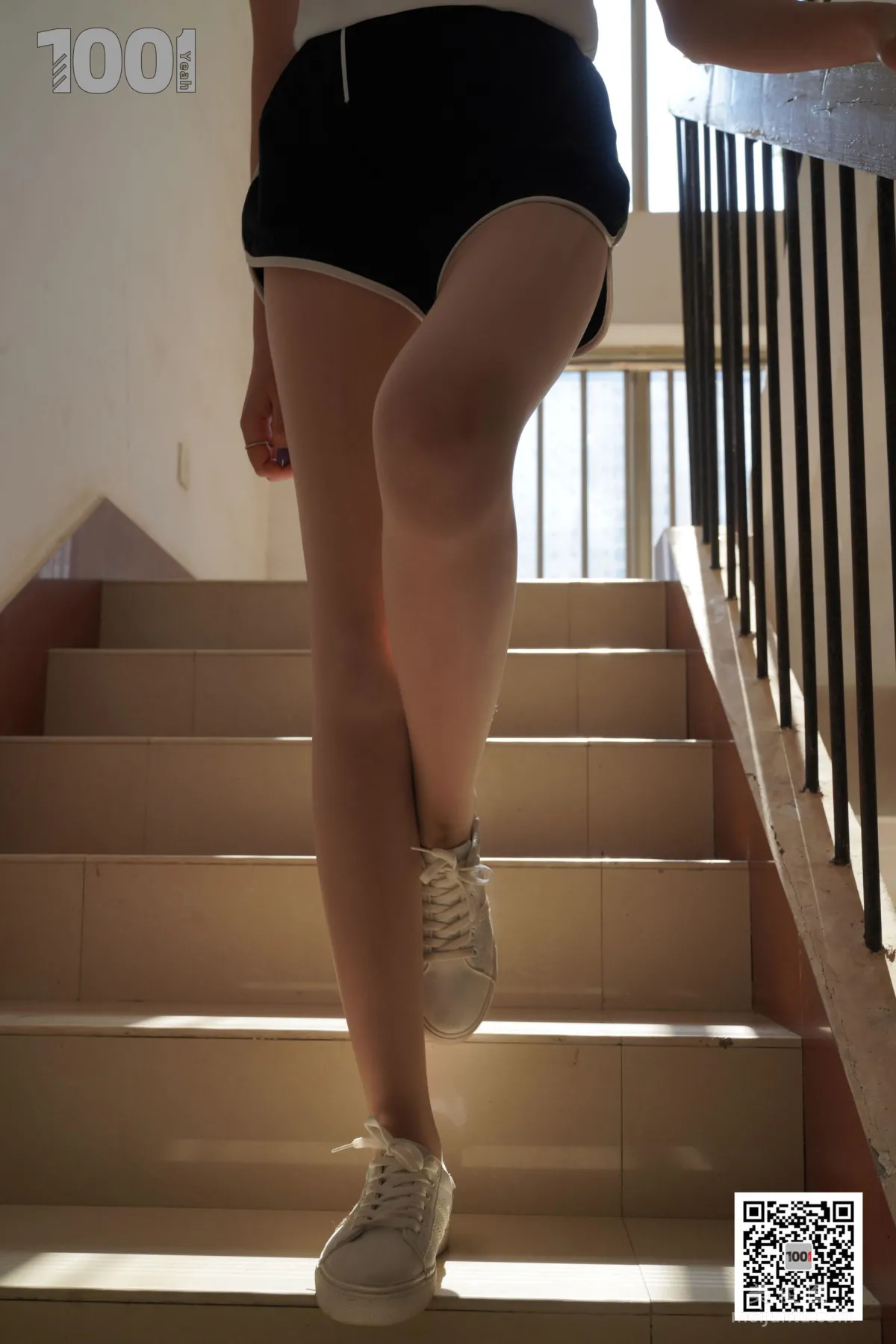 [One Thousand and One Nights] Model: Xi Gua, Embracing the Sunlight 1, Flesh-Colored Stockings and Beautiful Legs Photo Set photo 40