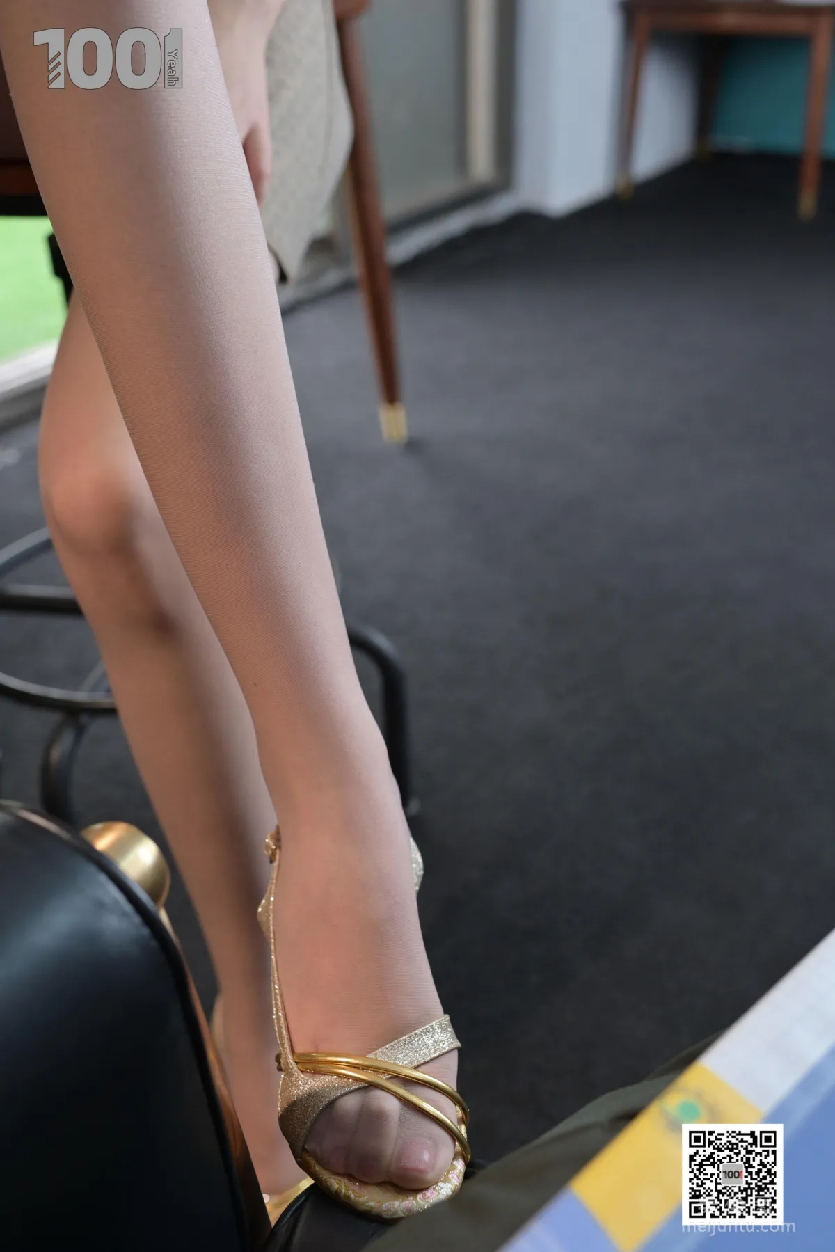 [One Thousand and One Nights] Model: Xi Gua 'Workplace Newbie Interview 3' Meat Stockings High Heels Photo Set photo 96