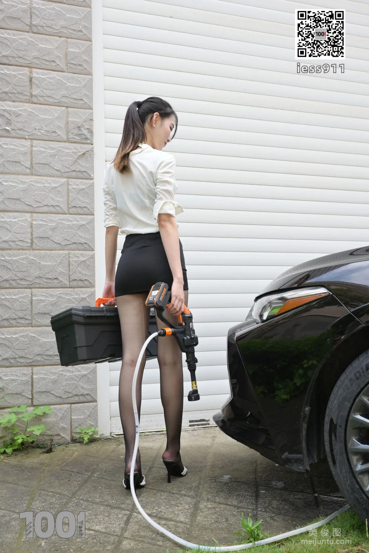 [One Thousand and One Nights] Model: Tui Tui, Self-Service Car Wash 3, Black Stockings and Beautiful Feet, Photo Set photo 43