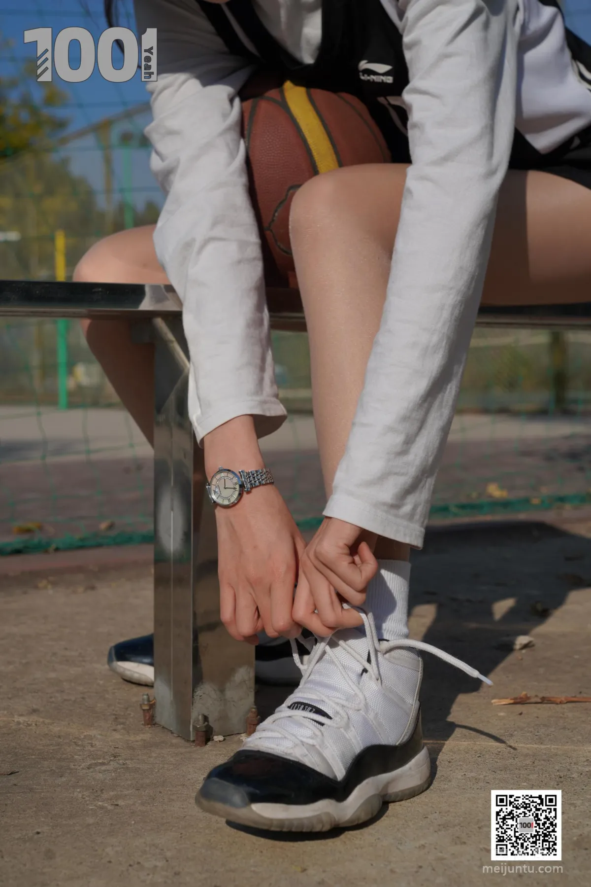[IESS One Thousand and One Nights] Model: Cao Mei 'Playing Basketball with Girlfriend 3' Stockings and Beautiful Feet Photo Set photo 90