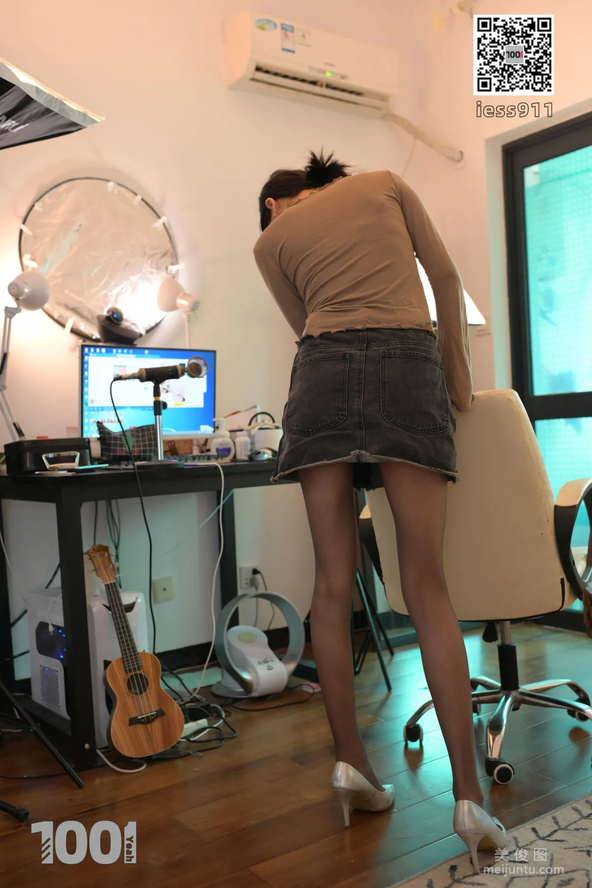 [IESS一千零一夜] 《網絡女主播的私生活2》 黑絲美腳寫真集 15