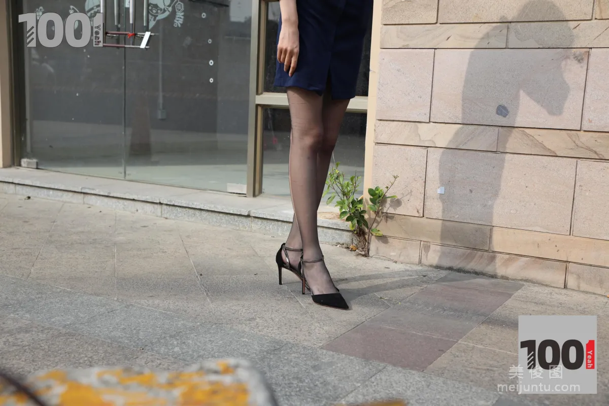 [IESS一千零一夜] 模特：草莓《营业员的午饭时间1》街拍黑丝写真集11