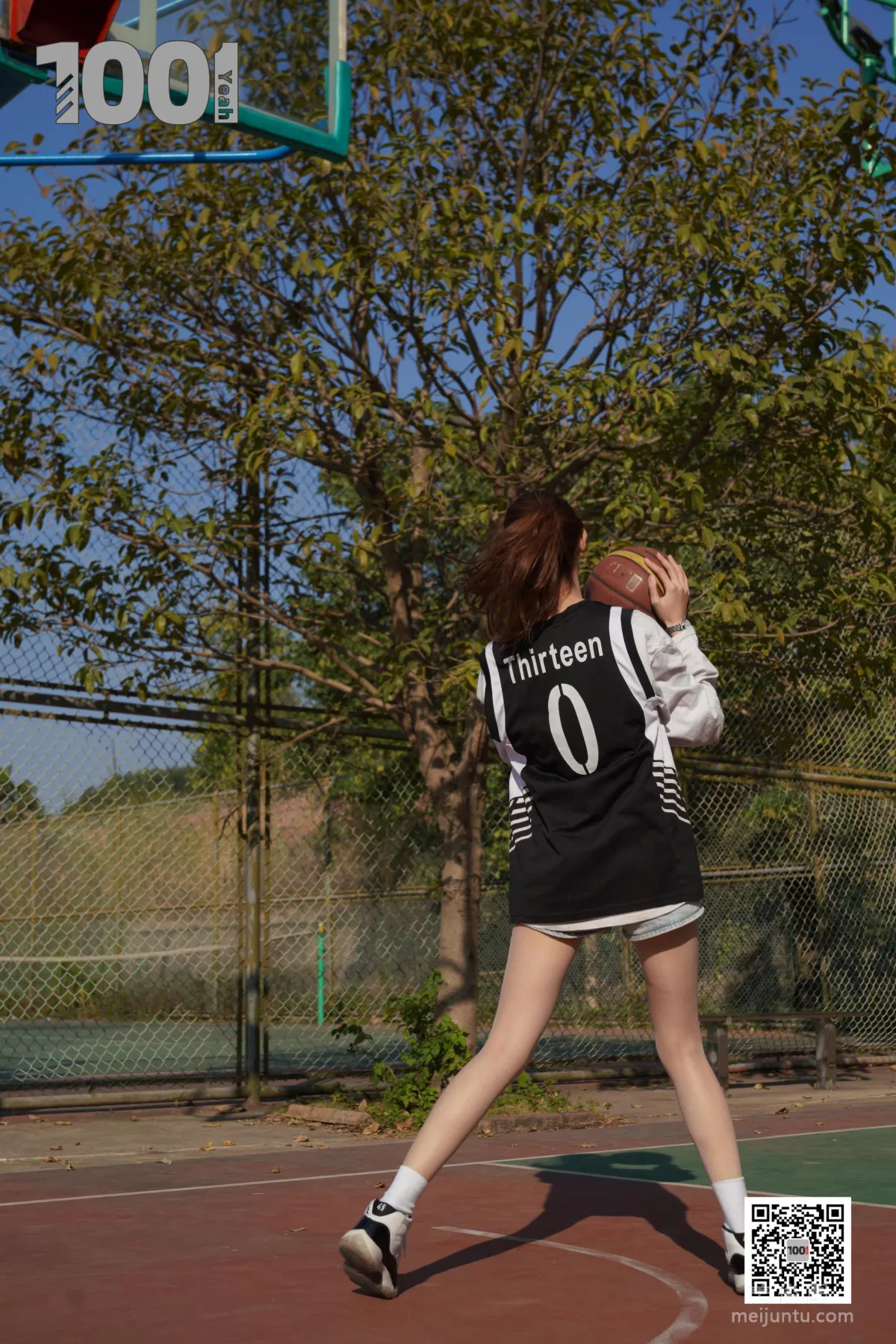 [IESS One Thousand and One Nights] Model: Cao Mei 'Playing Basketball with Girlfriend 3' Stockings and Beautiful Feet Photo Set photo 89