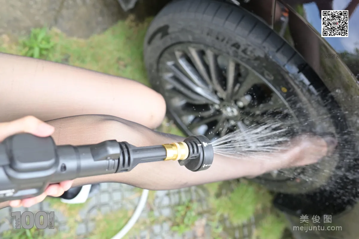 [One Thousand and One Nights] Model: Tui Tui, Self-Service Car Wash 3, Black Stockings and Beautiful Feet, Photo Set photo 40