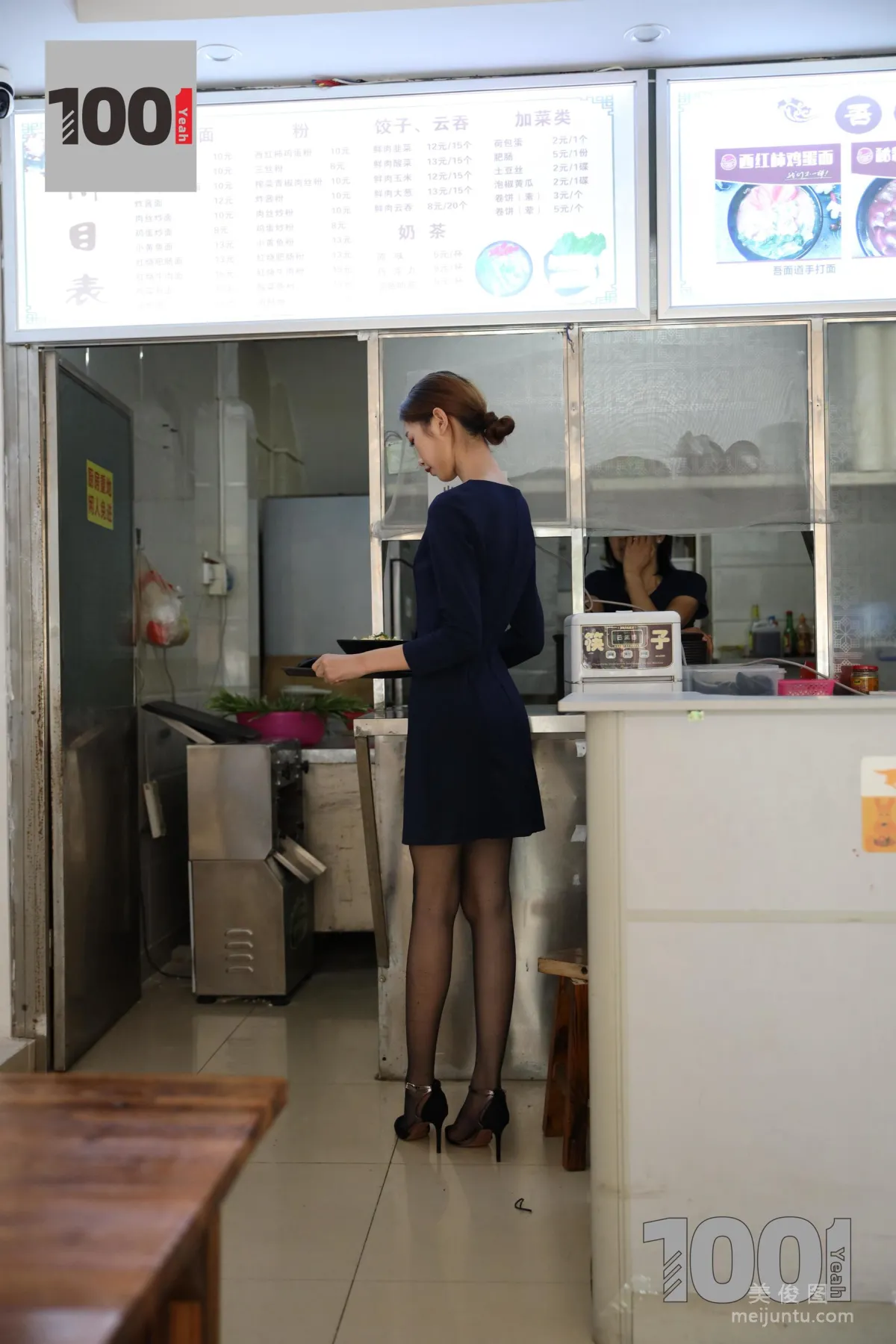 [IESS One Thousand and One Nights] Model: Cao Mei, Salesperson's Lunch Break 2, Black Stockings Uniform and Beautiful Legs Photo Set photo 13