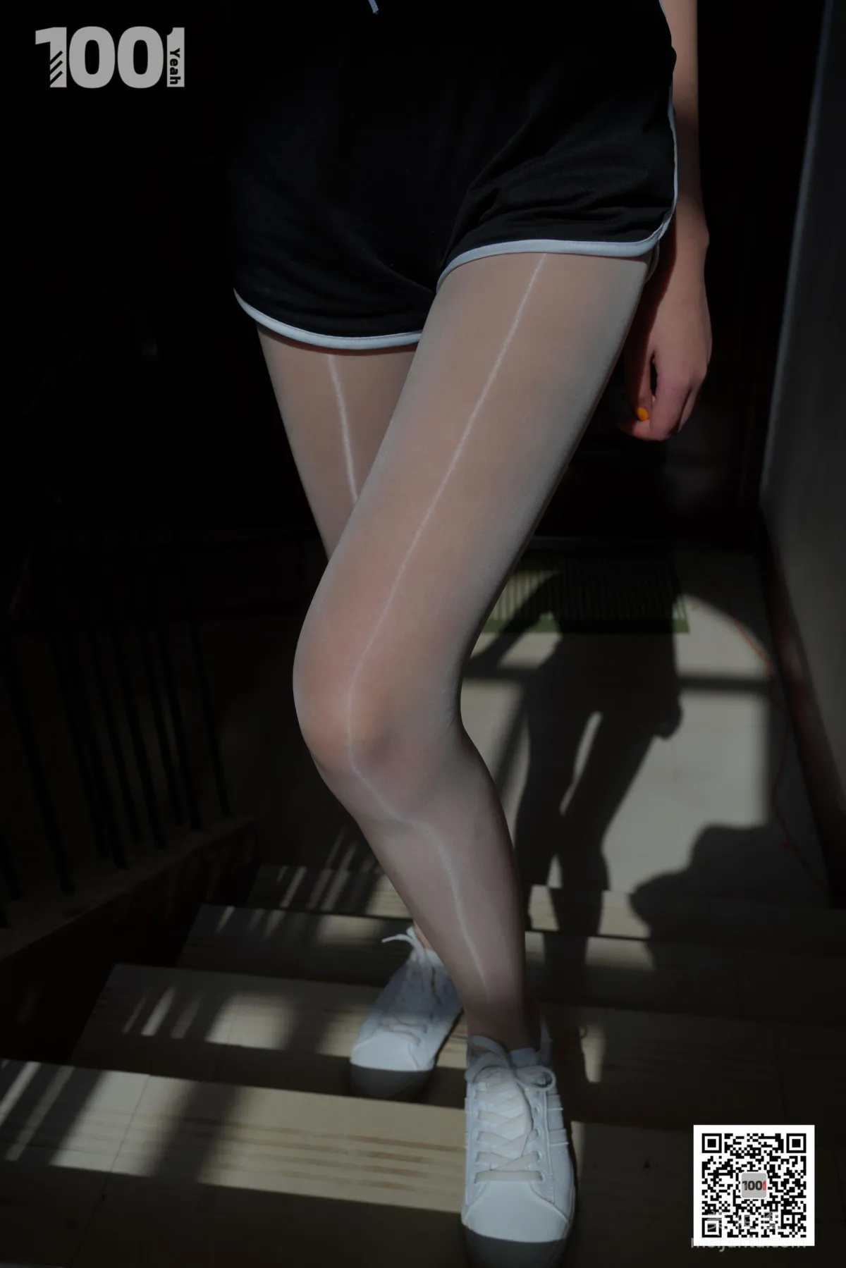 [One Thousand and One Nights] Model: Xi Gua, Embracing the Sunlight 1, Flesh-Colored Stockings and Beautiful Legs Photo Set photo 92