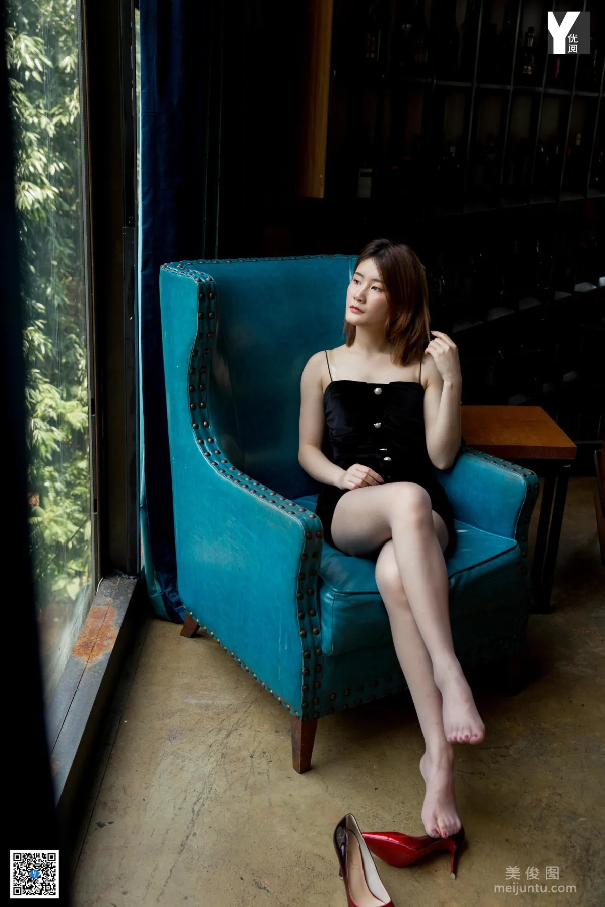 [IESS异思趣向] 模特：紫薇《蜜桃成熟时》 丝袜美腿写真集8