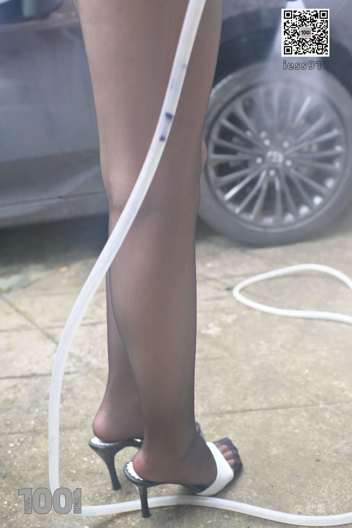 [IESS一千零一夜] 模特腿腿《自助洗车2》黑丝美腿写真集69